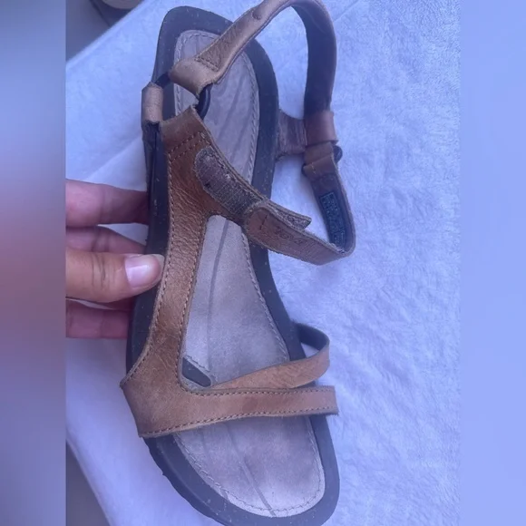 Teva Brown Women's Sandals - Picture 10 of 15